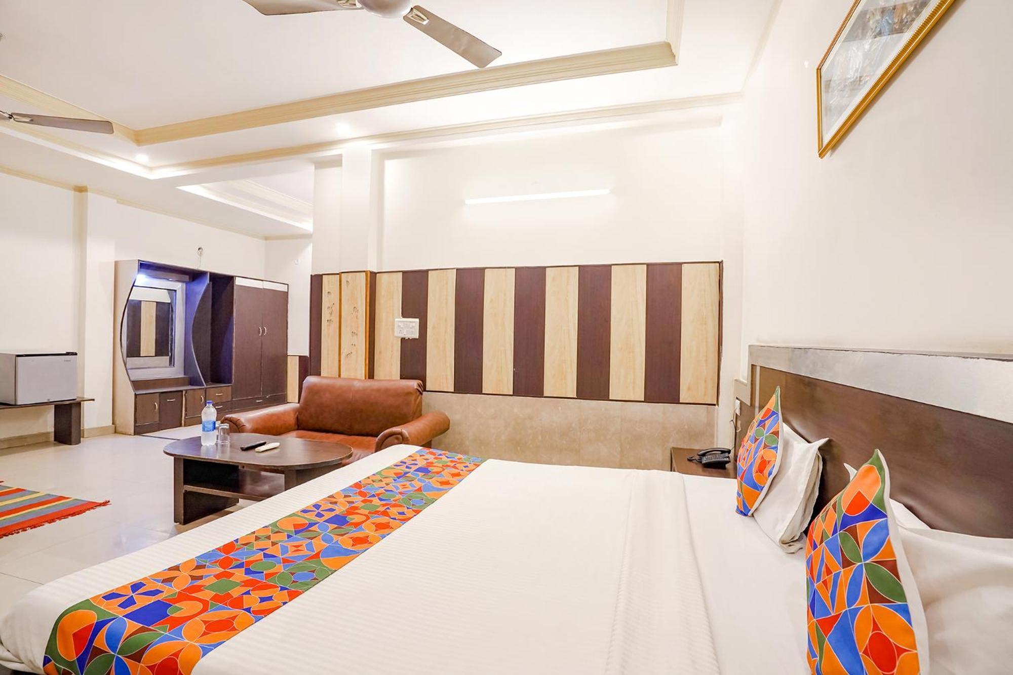 Fabhotel Prashant Palace Mysore Exterior photo